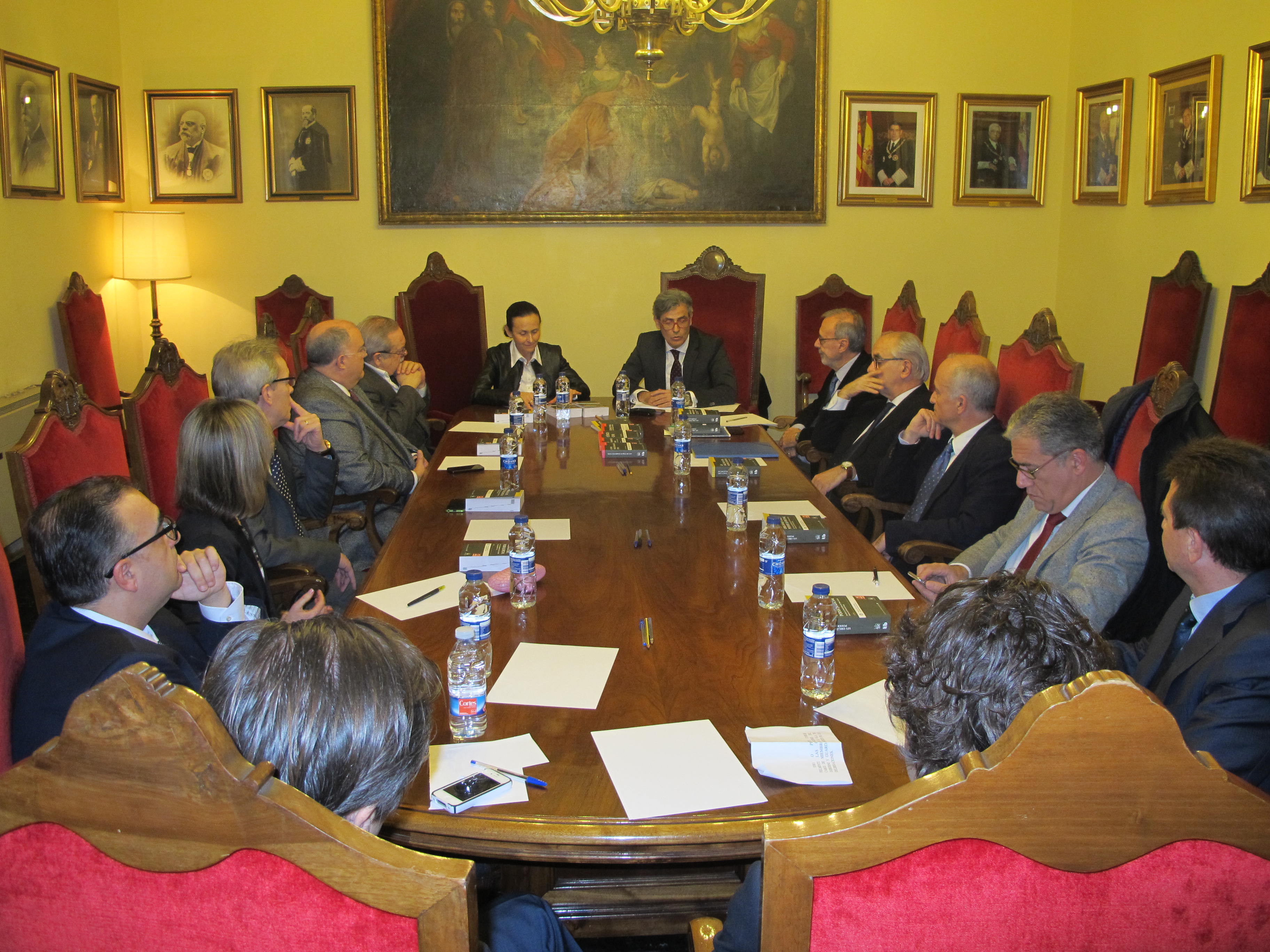 La Sala de Gobierno del TSJCV celebra sesión plenaria con la asistencia del vocal del CGPJ, Juan Martínez Moya